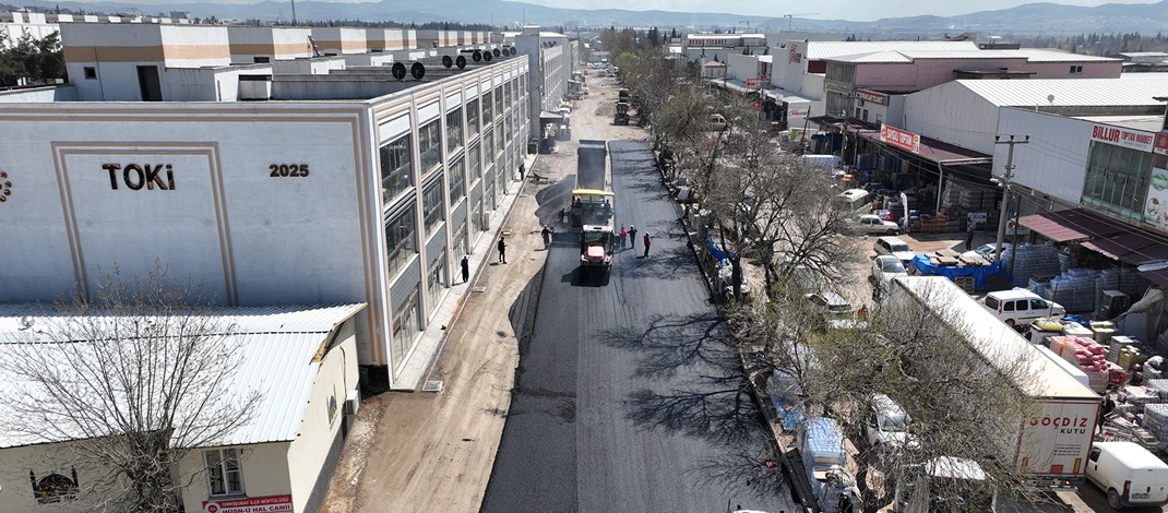 Büyükşehir, Toptancılar Sitesi Yollarını Yeniliyor.