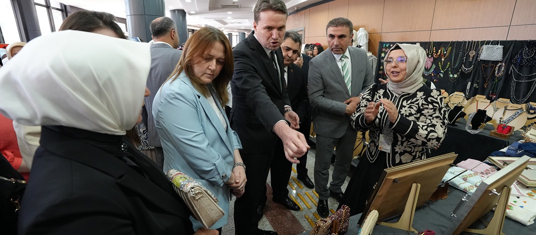 KAMEK’in El Emeği Göz Nuru Eserleri Yıl Sonu Sergisinde Görücüye Çıktı.