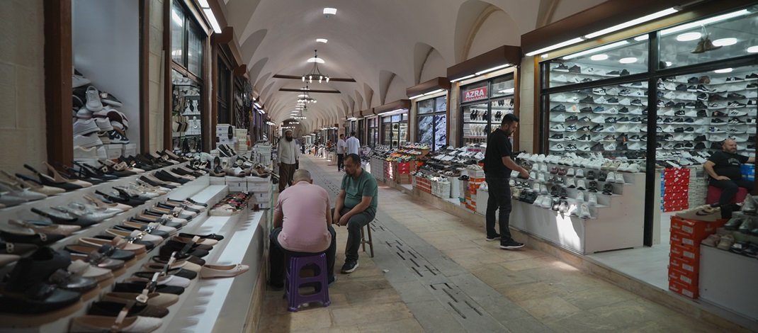 Asırlık Çarşıda Kepenkler Açıldı.